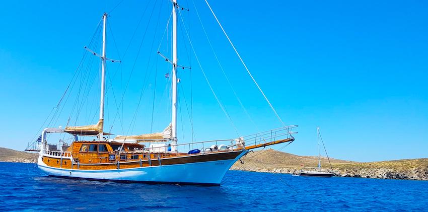 cruise-greece-sailboat